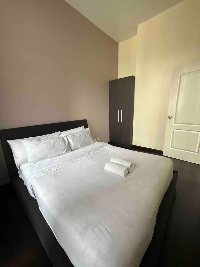 Homestyle Rare Find Corner Penthouse Suite In The Gramercy Residences Condo Manila Apartment